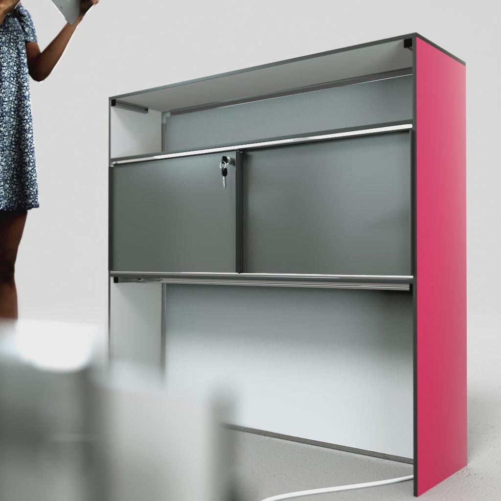 LED Counter mit abschließbaren Schiebetüren