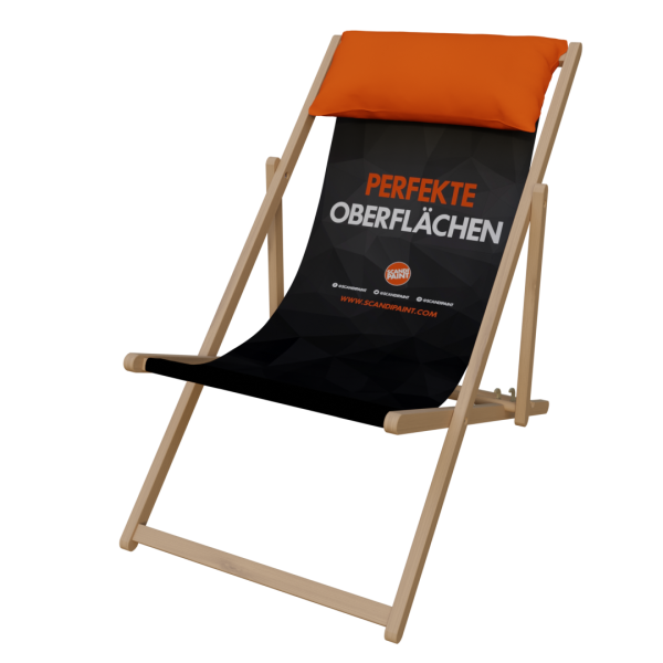 Bedruckter Liegestuhl mit Kissen