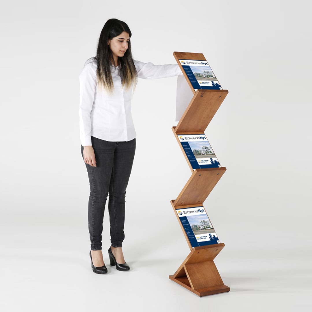 Prospektaufsteller aus Holz "ZickZack"