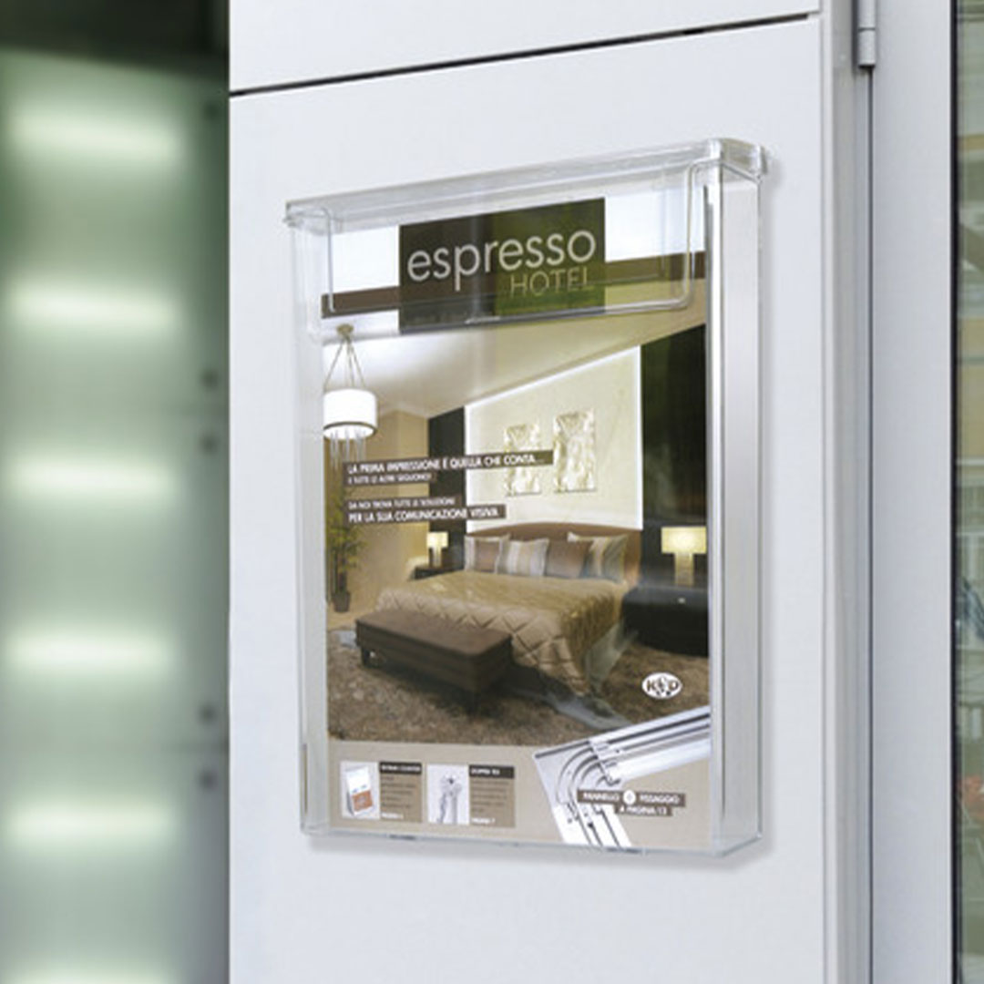 Prospekthalter mit Deckel DIN A5