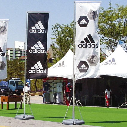 GiantPole Fahnenmast mit Werbefahne (mobil)