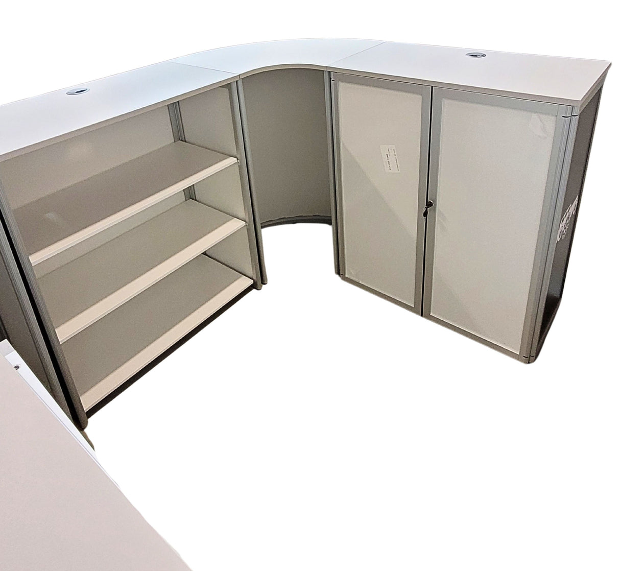 Messetheke U-Form AluFold PRO – Modulares Thekensystem