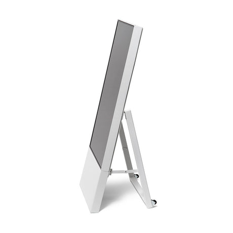 Digitaler Kundenstopper FRAMELESS weiss – 43" Samsung UHD mobil – Nahaufnahme