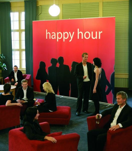 Expand MediaScreen XL Roll Up Display