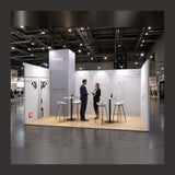 CORNECT Messepaket L mit bedruckter Stoffbespannung auf der Messe